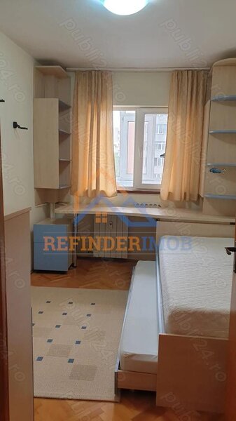 Sebastian Apartament de vanzare cu 3 camere,